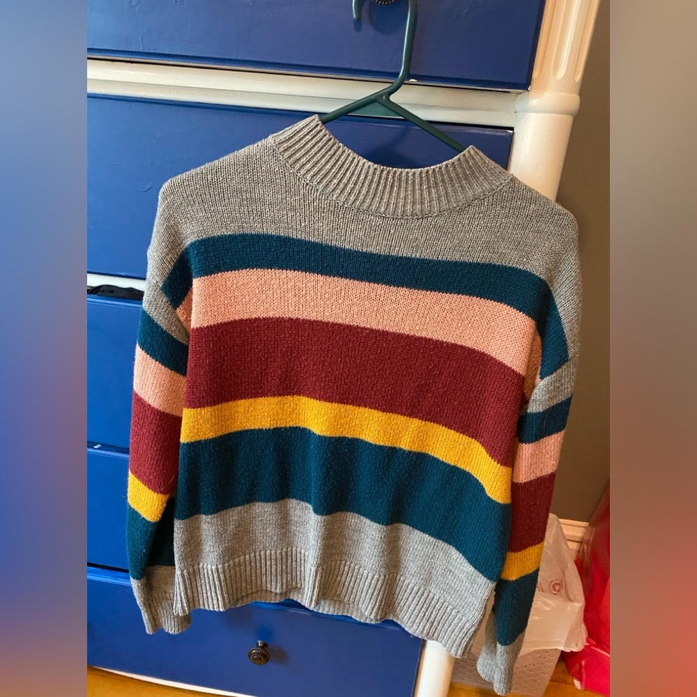 STRIPPED SWEATER